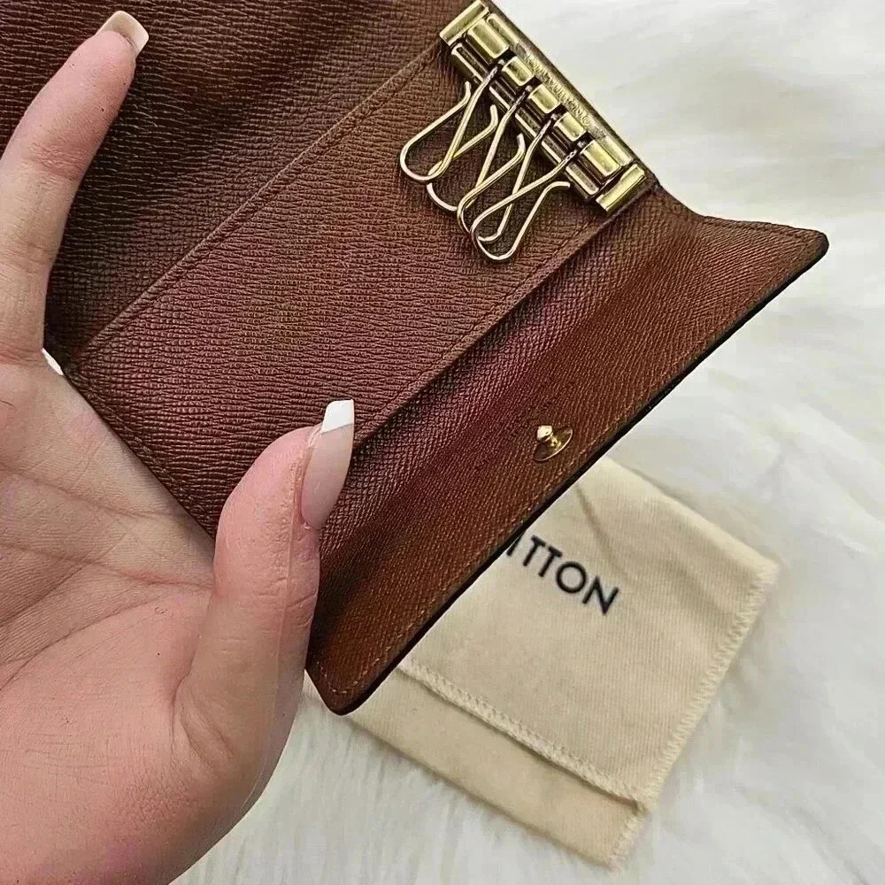 LV Mono Multi-cles Wallet - Picture 8 of 12